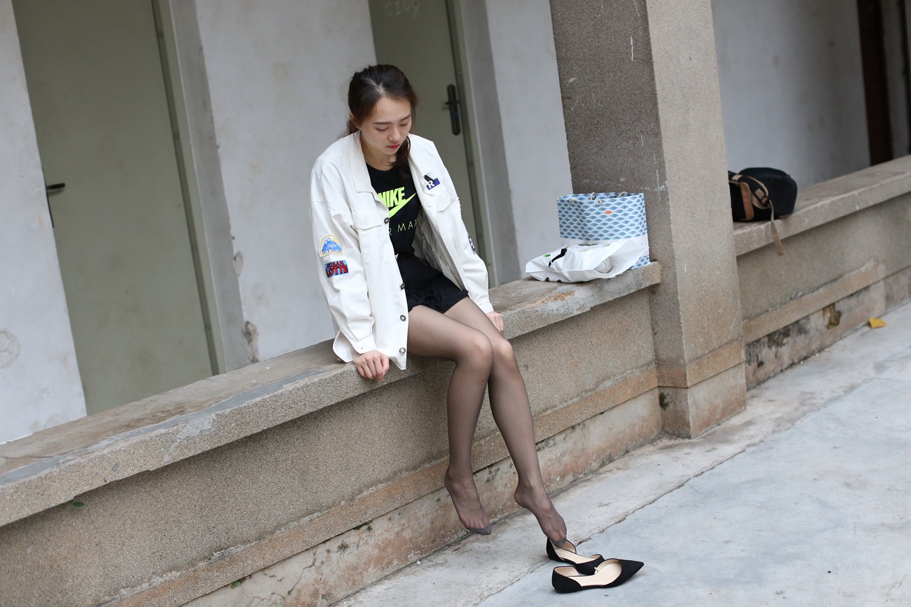 图片[65]-大西瓜爱牙膏-早期作品-Z2-2 衬黑丝袜 (1) [232P] – 速更版-美库