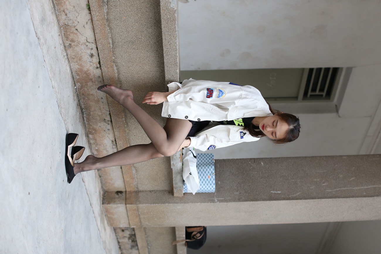 图片[68]-大西瓜爱牙膏-早期作品-Z2-2 衬黑丝袜 (1) [232P] – 速更版-美库