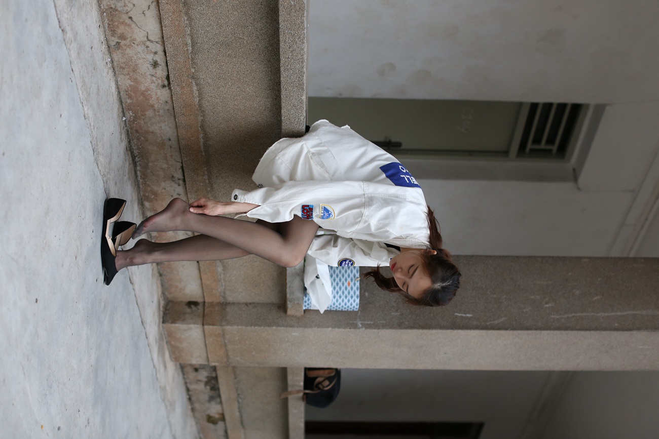 图片[70]-大西瓜爱牙膏-早期作品-Z2-2 衬黑丝袜 (1) [232P] – 速更版-美库