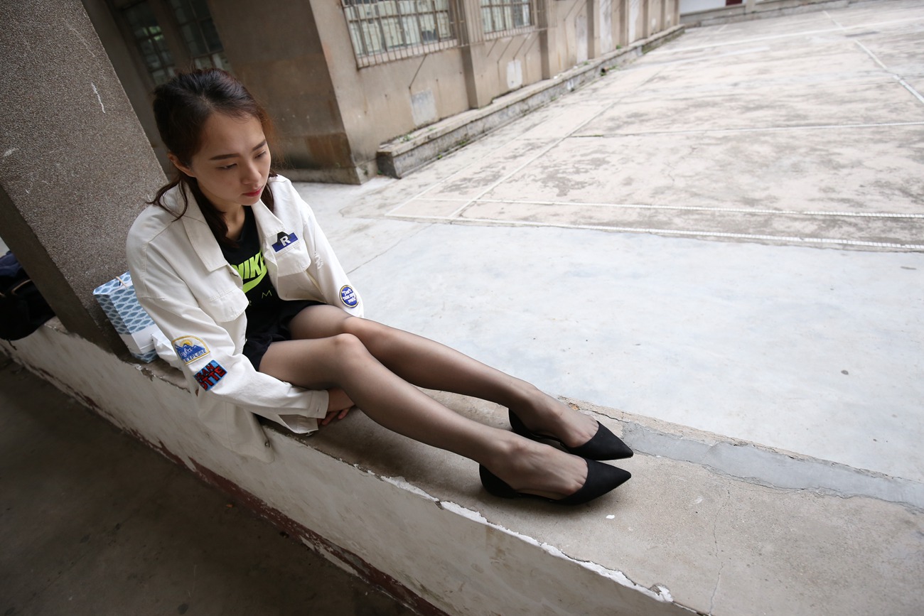 图片[43]-大西瓜爱牙膏-早期作品-Z2-2 衬黑丝袜 (2) [240P] – 速更版-美库