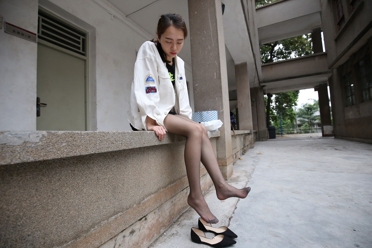 图片[109]-大西瓜爱牙膏-早期作品-Z2-2 衬黑丝袜 (1) [232P] – 速更版-美库