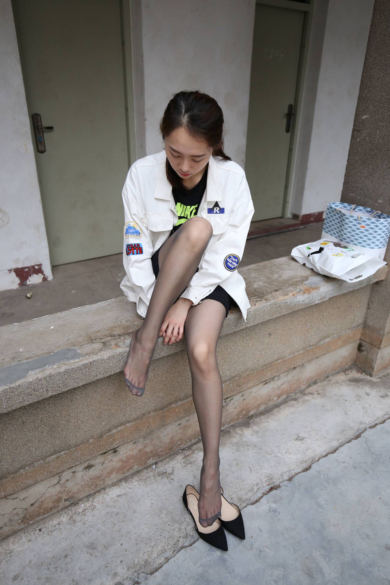 图片[113]-大西瓜爱牙膏-早期作品-Z2-2 衬黑丝袜 (1) [232P] – 速更版-美库