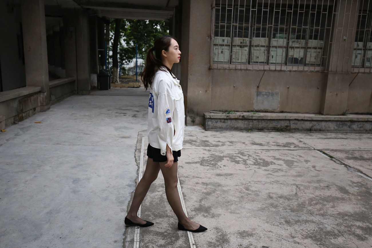 图片[50]-大西瓜爱牙膏-早期作品-Z2-2 衬黑丝袜 (2) [240P] – 速更版-美库