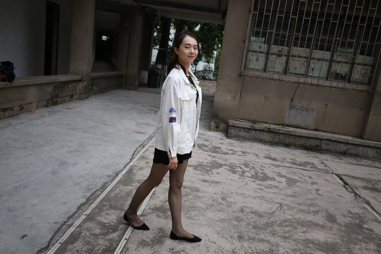 图片[52]-大西瓜爱牙膏-早期作品-Z2-2 衬黑丝袜 (2) [240P] – 速更版-美库