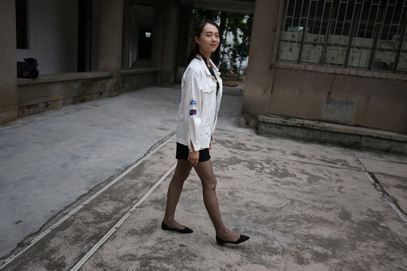 图片[53]-大西瓜爱牙膏-早期作品-Z2-2 衬黑丝袜 (2) [240P] – 速更版-美库