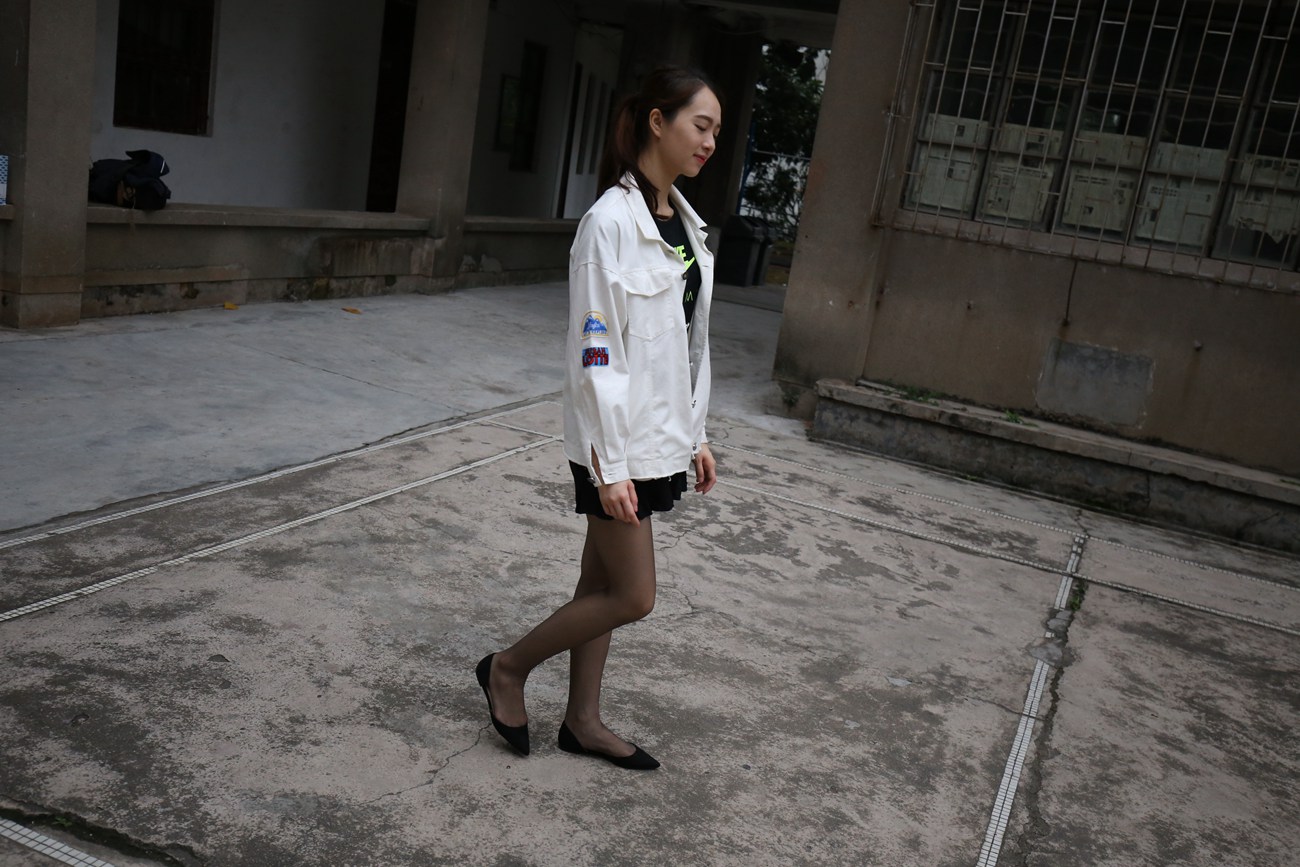 图片[55]-大西瓜爱牙膏-早期作品-Z2-2 衬黑丝袜 (2) [240P] – 速更版-美库