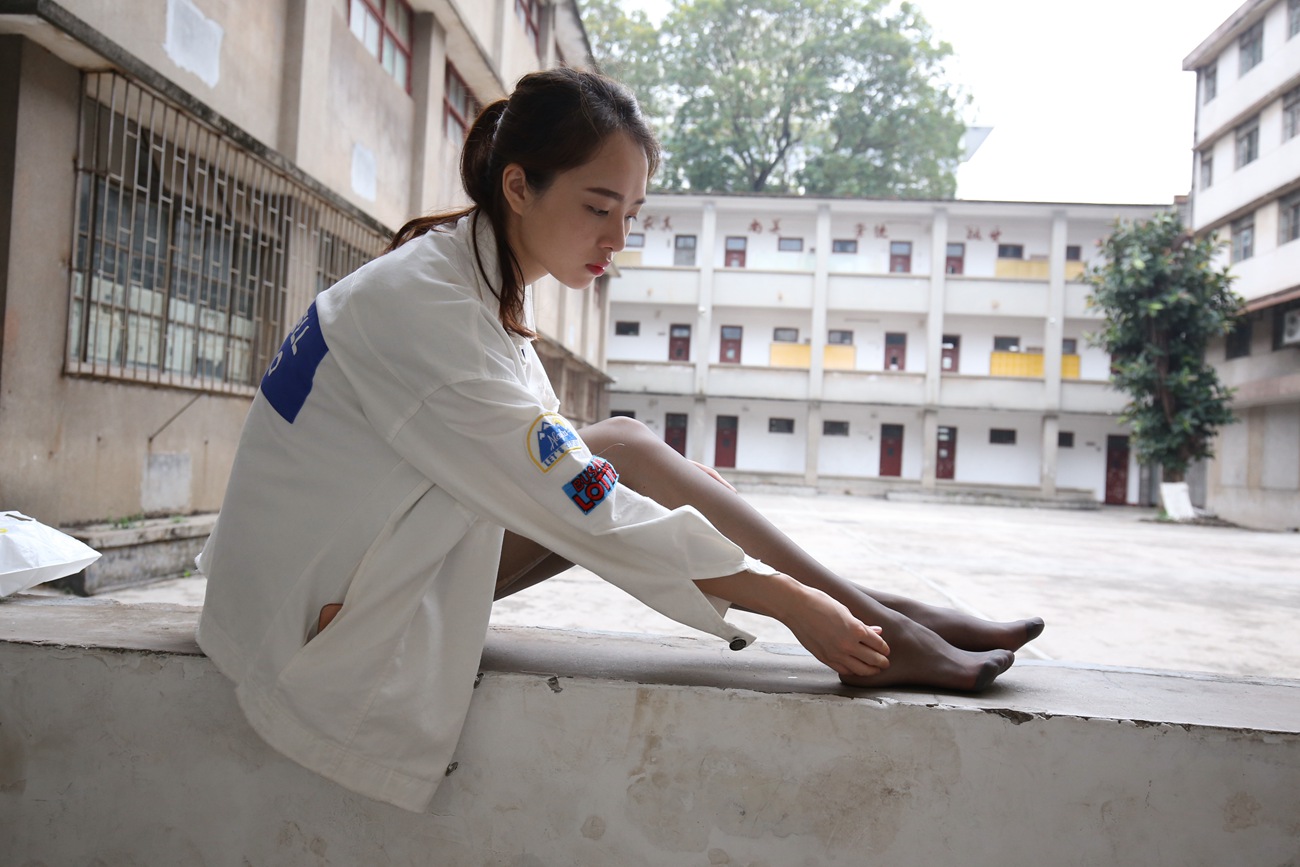 图片[127]-大西瓜爱牙膏-早期作品-Z2-2 衬黑丝袜 (1) [232P] – 速更版-美库