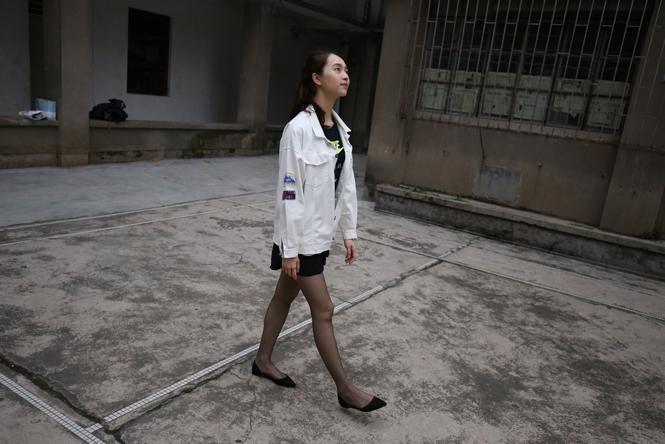 图片[58]-大西瓜爱牙膏-早期作品-Z2-2 衬黑丝袜 (2) [240P] – 速更版-美库