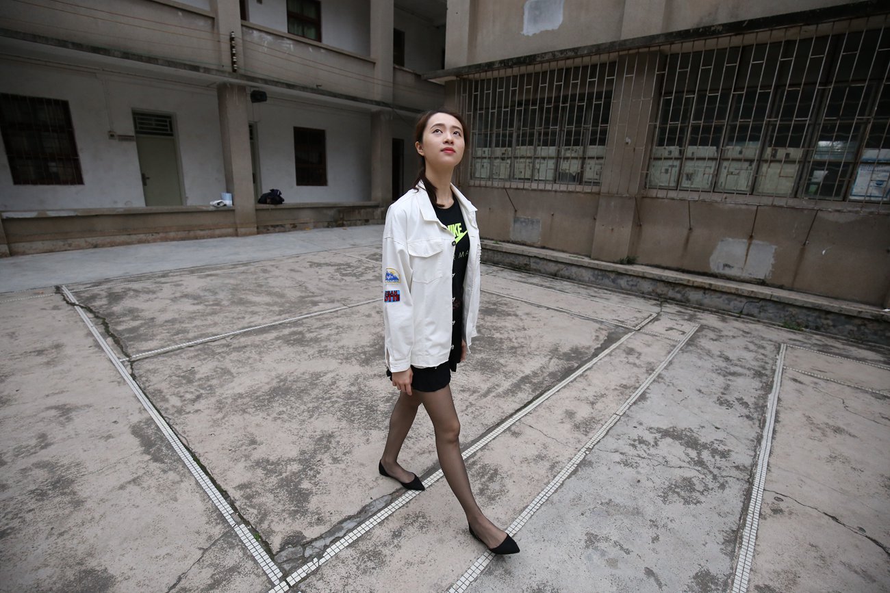 图片[60]-大西瓜爱牙膏-早期作品-Z2-2 衬黑丝袜 (2) [240P] – 速更版-美库