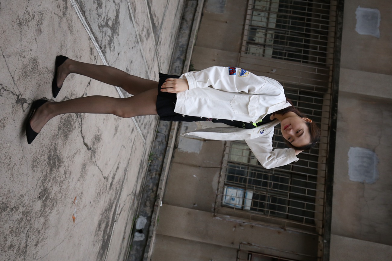 图片[66]-大西瓜爱牙膏-早期作品-Z2-2 衬黑丝袜 (2) [240P] – 速更版-美库