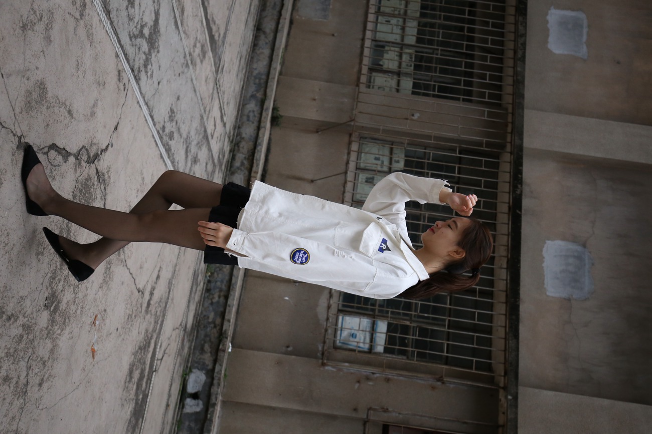 图片[70]-大西瓜爱牙膏-早期作品-Z2-2 衬黑丝袜 (2) [240P] – 速更版-美库