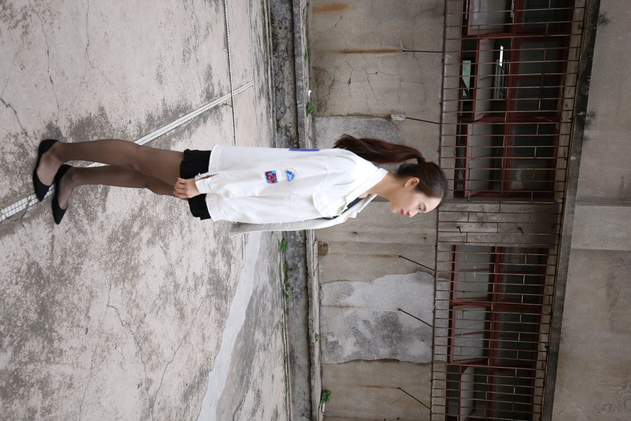 图片[74]-大西瓜爱牙膏-早期作品-Z2-2 衬黑丝袜 (2) [240P] – 速更版-美库