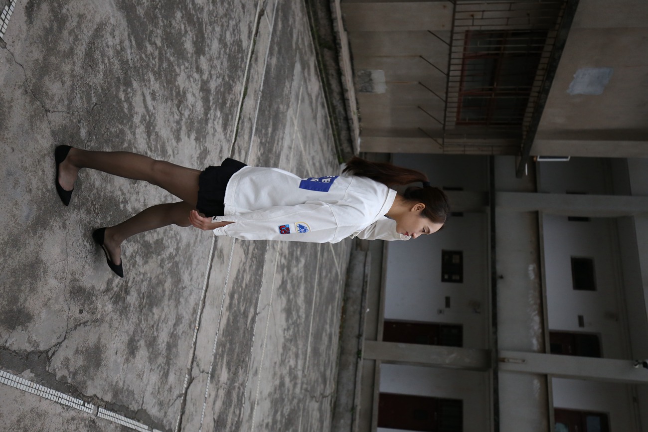 图片[85]-大西瓜爱牙膏-早期作品-Z2-2 衬黑丝袜 (2) [240P] – 速更版-美库