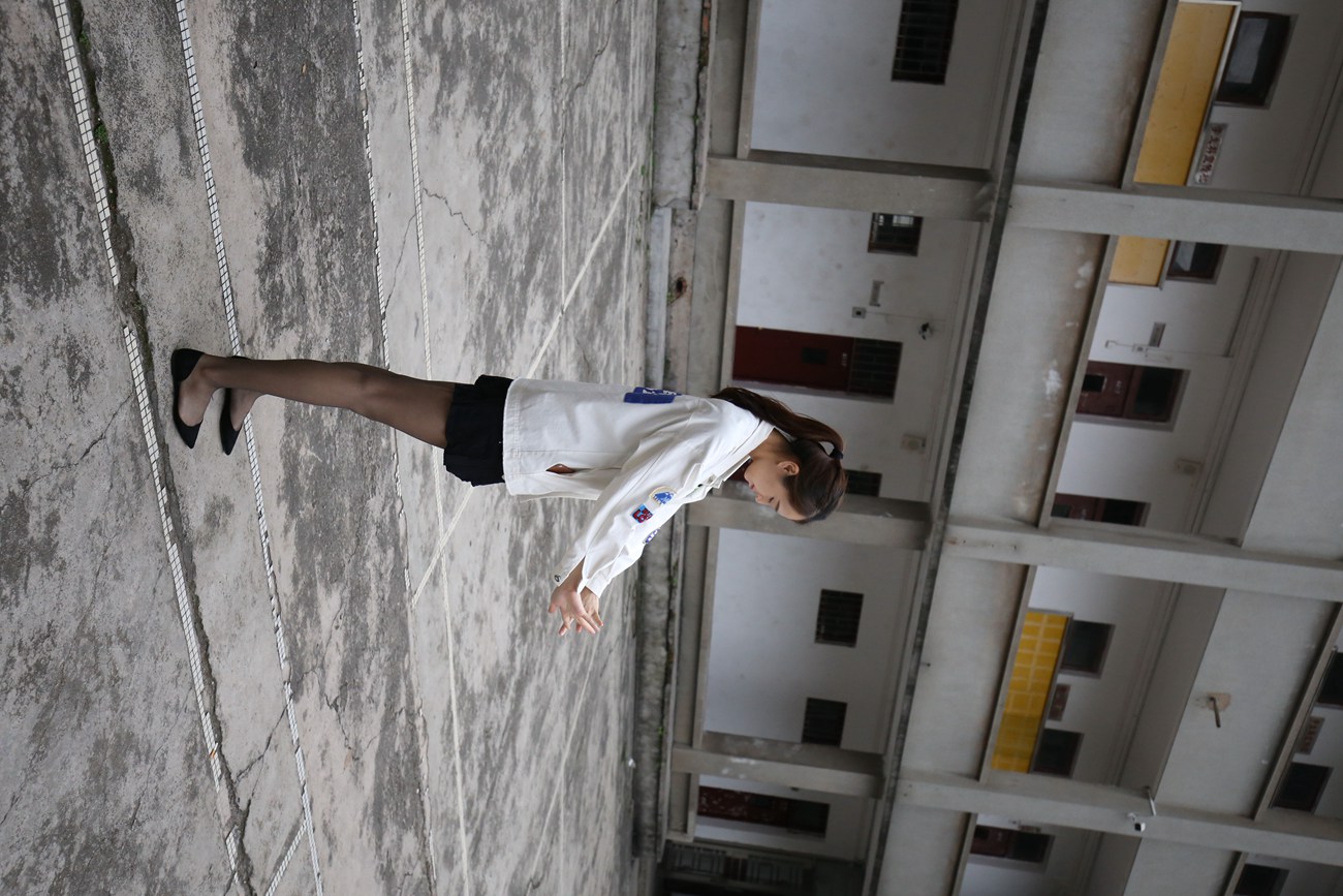 图片[88]-大西瓜爱牙膏-早期作品-Z2-2 衬黑丝袜 (2) [240P] – 速更版-美库