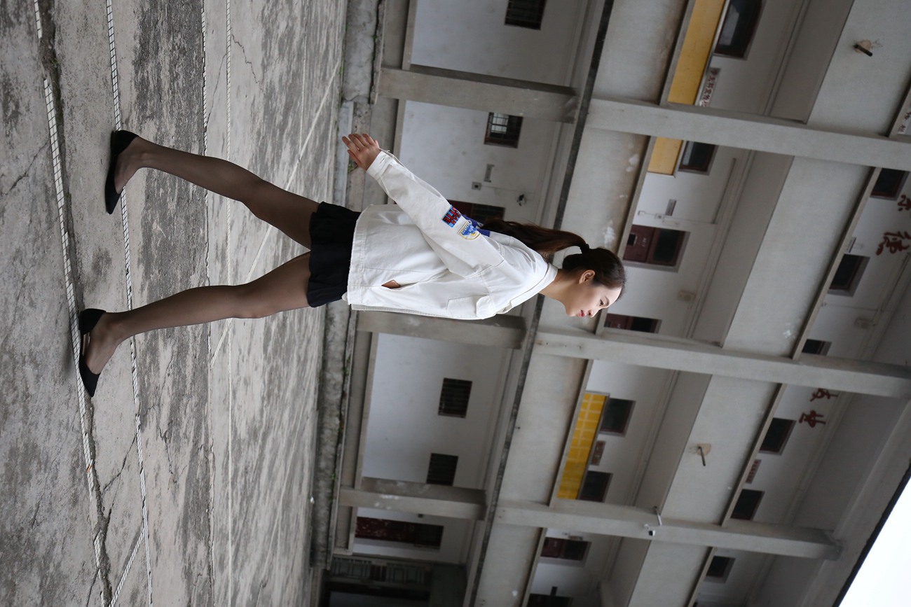 图片[91]-大西瓜爱牙膏-早期作品-Z2-2 衬黑丝袜 (2) [240P] – 速更版-美库