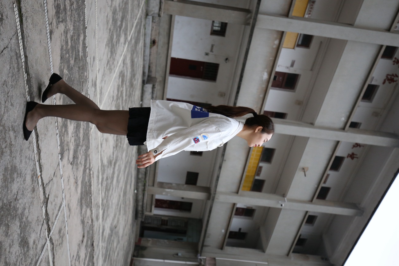 图片[92]-大西瓜爱牙膏-早期作品-Z2-2 衬黑丝袜 (2) [240P] – 速更版-美库