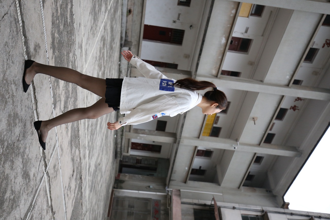 图片[93]-大西瓜爱牙膏-早期作品-Z2-2 衬黑丝袜 (2) [240P] – 速更版-美库