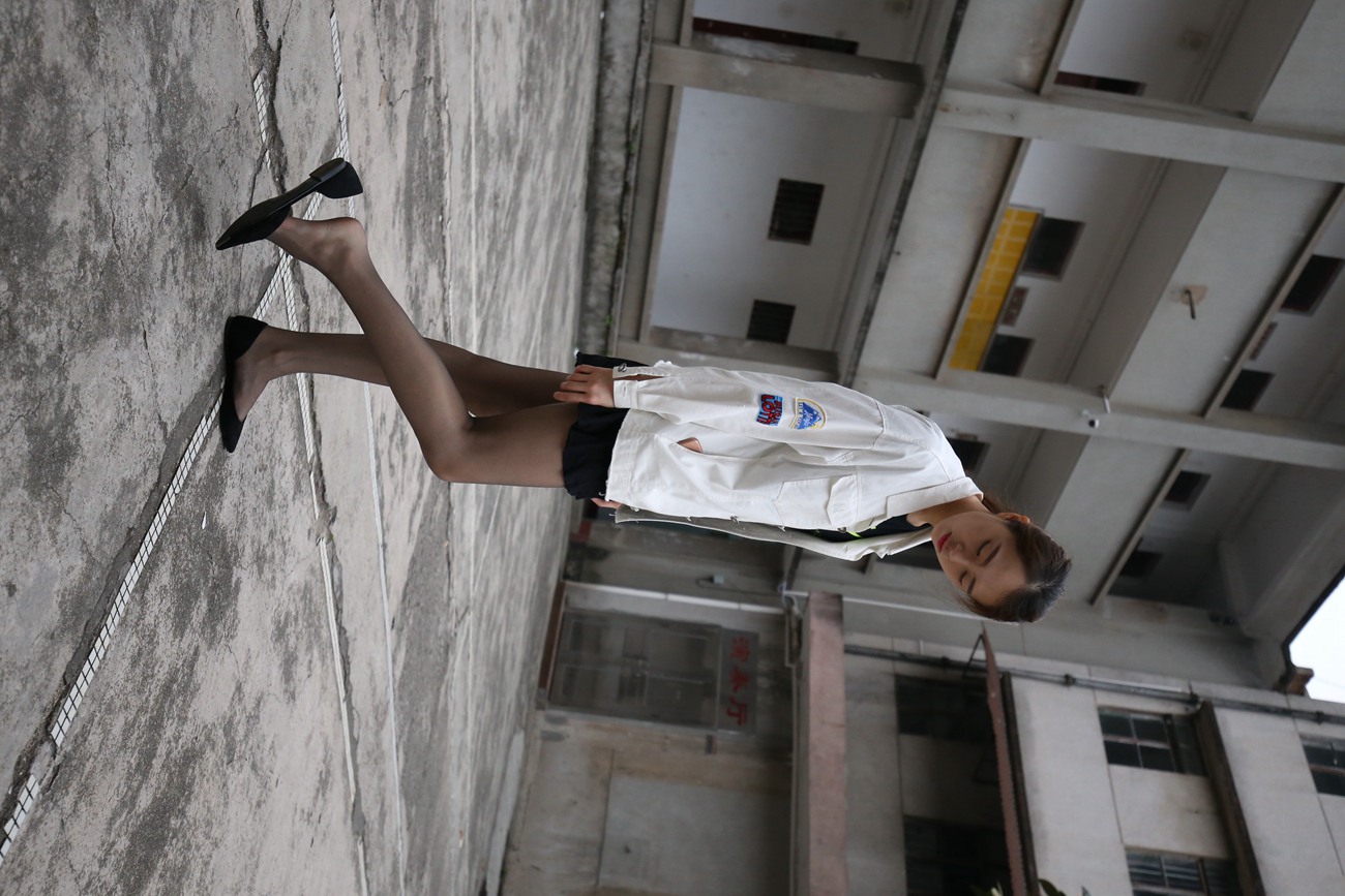 图片[99]-大西瓜爱牙膏-早期作品-Z2-2 衬黑丝袜 (2) [240P] – 速更版-美库