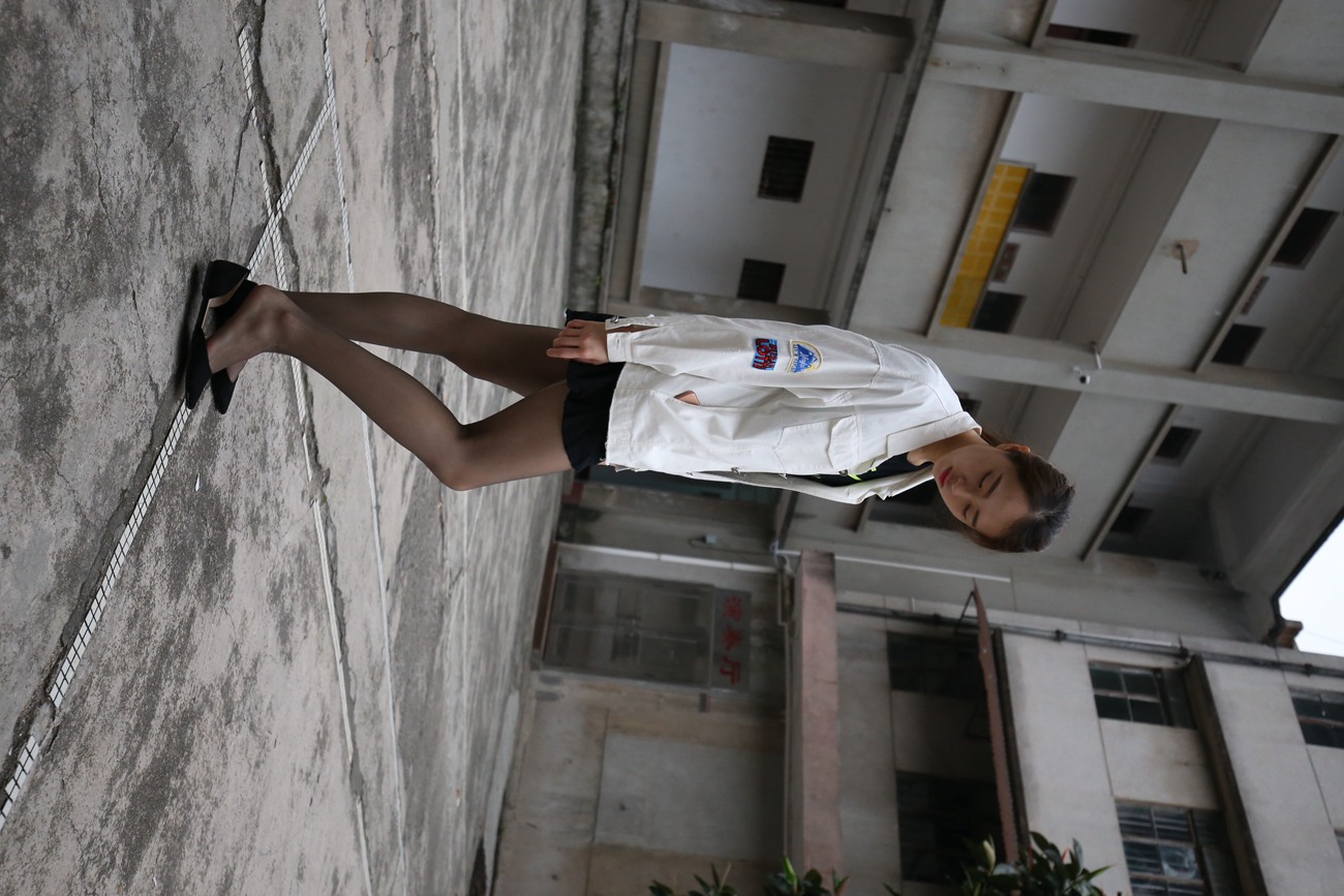 图片[100]-大西瓜爱牙膏-早期作品-Z2-2 衬黑丝袜 (2) [240P] – 速更版-美库