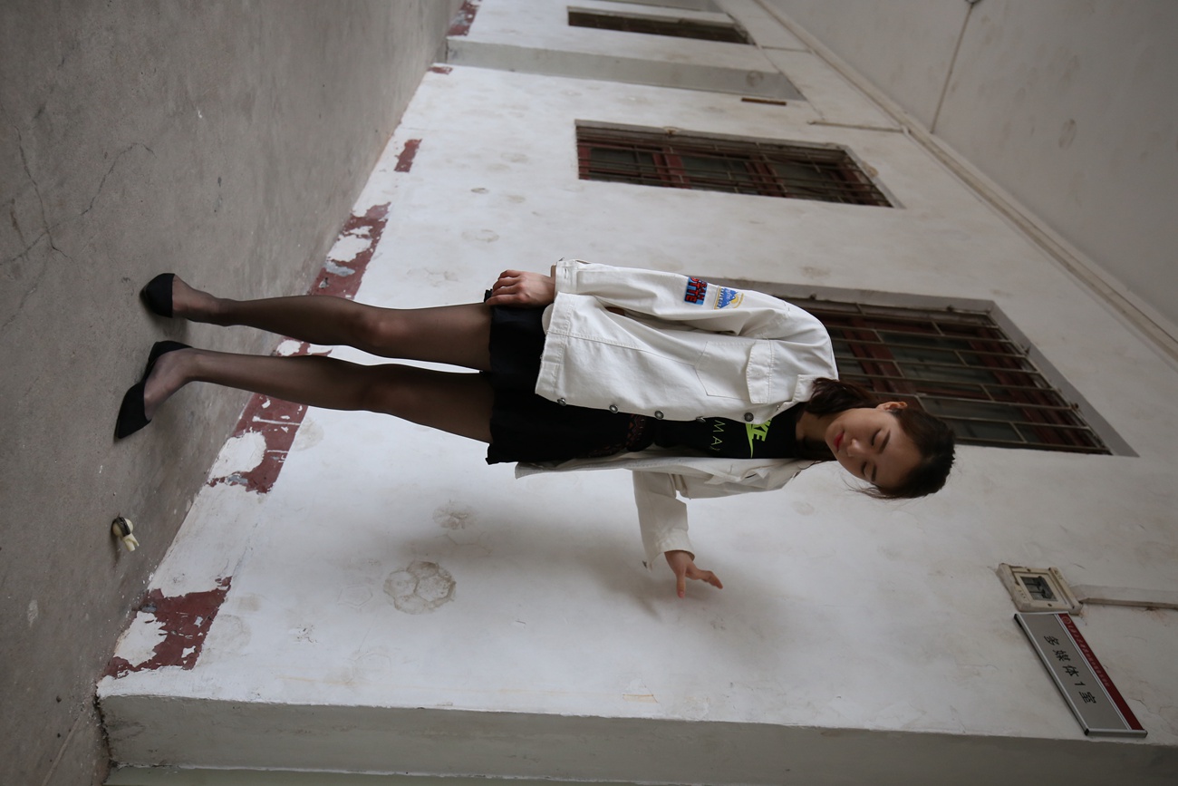 图片[220]-大西瓜爱牙膏-早期作品-Z2-2 衬黑丝袜 (1) [232P] – 速更版-美库