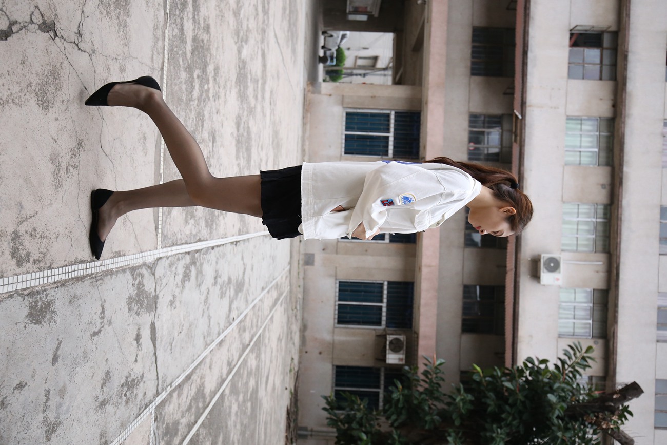 图片[121]-大西瓜爱牙膏-早期作品-Z2-2 衬黑丝袜 (2) [240P] – 速更版-美库