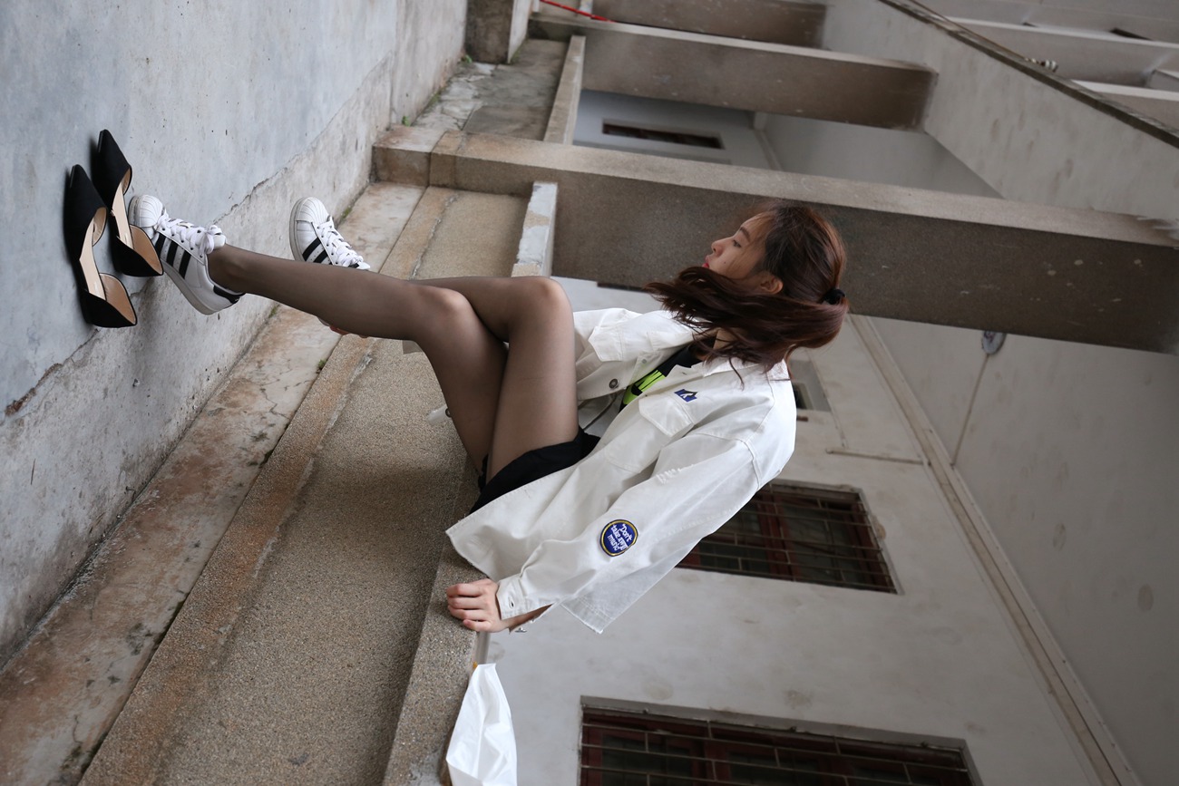 图片[233]-大西瓜爱牙膏-早期作品-Z2-2 衬黑丝袜 (1) [232P] – 速更版-美库