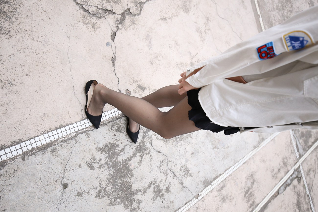 图片[137]-大西瓜爱牙膏-早期作品-Z2-2 衬黑丝袜 (2) [240P] – 速更版-美库