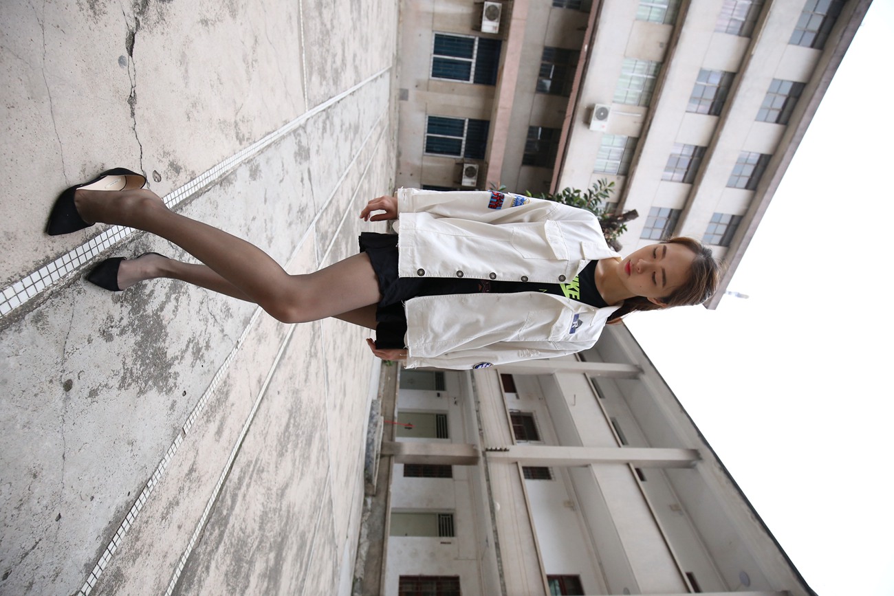 图片[163]-大西瓜爱牙膏-早期作品-Z2-2 衬黑丝袜 (2) [240P] – 速更版-美库