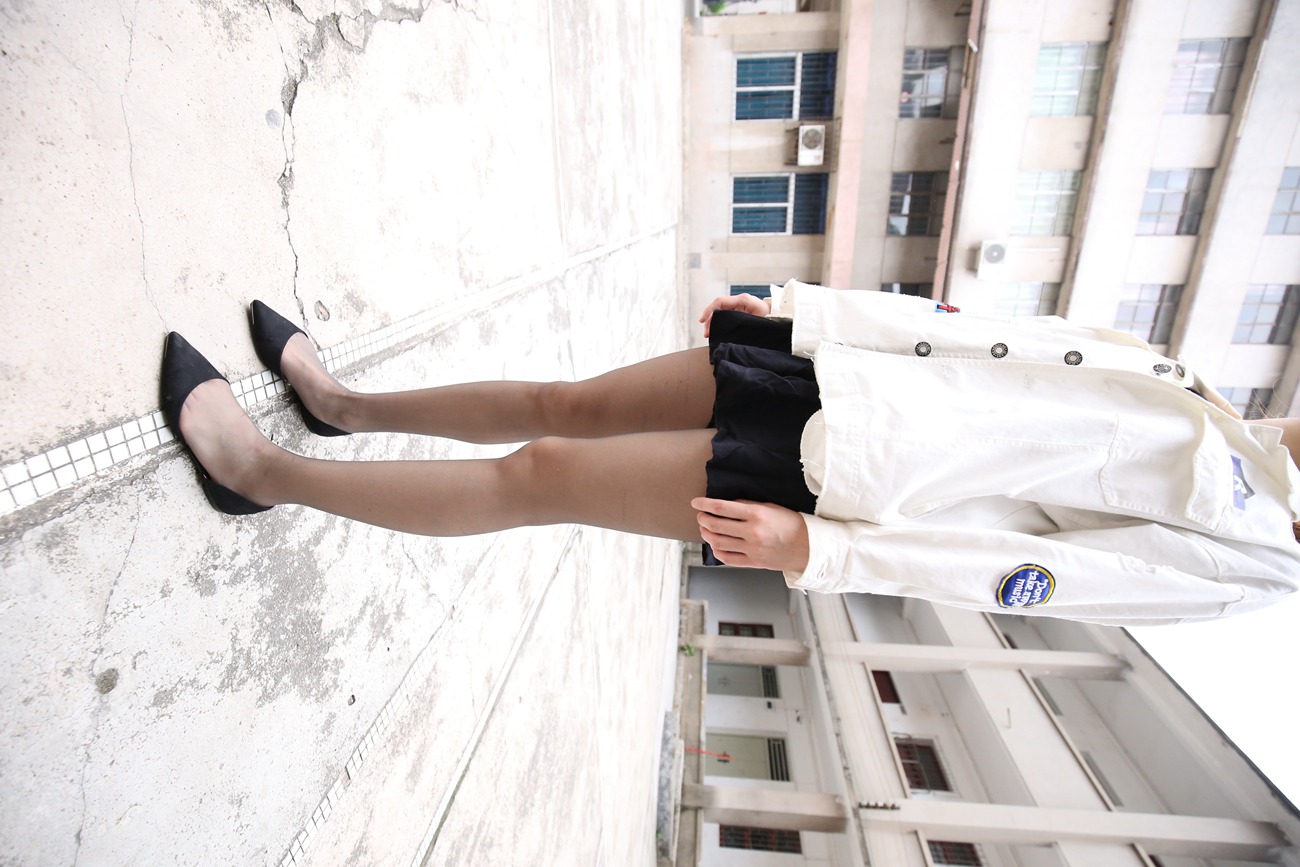 图片[164]-大西瓜爱牙膏-早期作品-Z2-2 衬黑丝袜 (2) [240P] – 速更版-美库