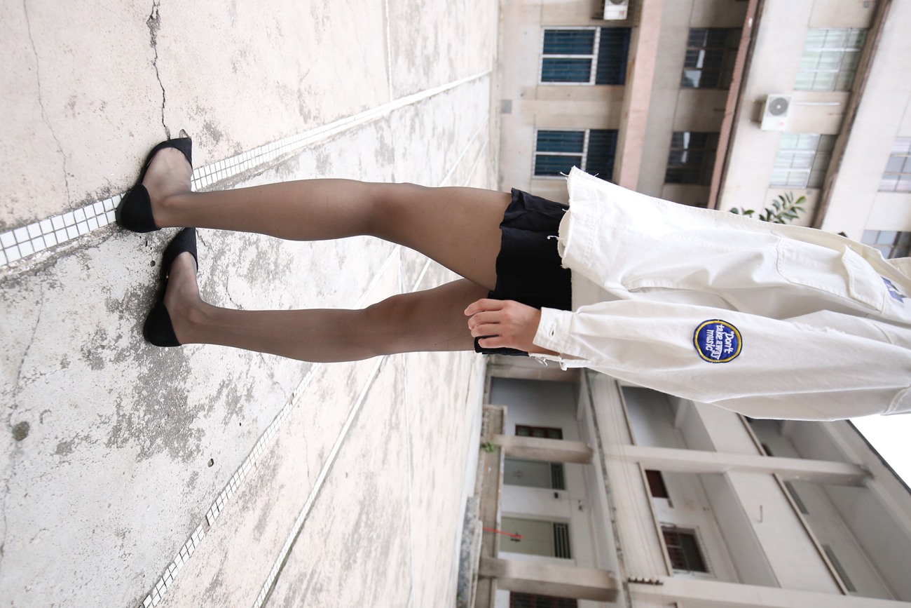 图片[169]-大西瓜爱牙膏-早期作品-Z2-2 衬黑丝袜 (2) [240P] – 速更版-美库