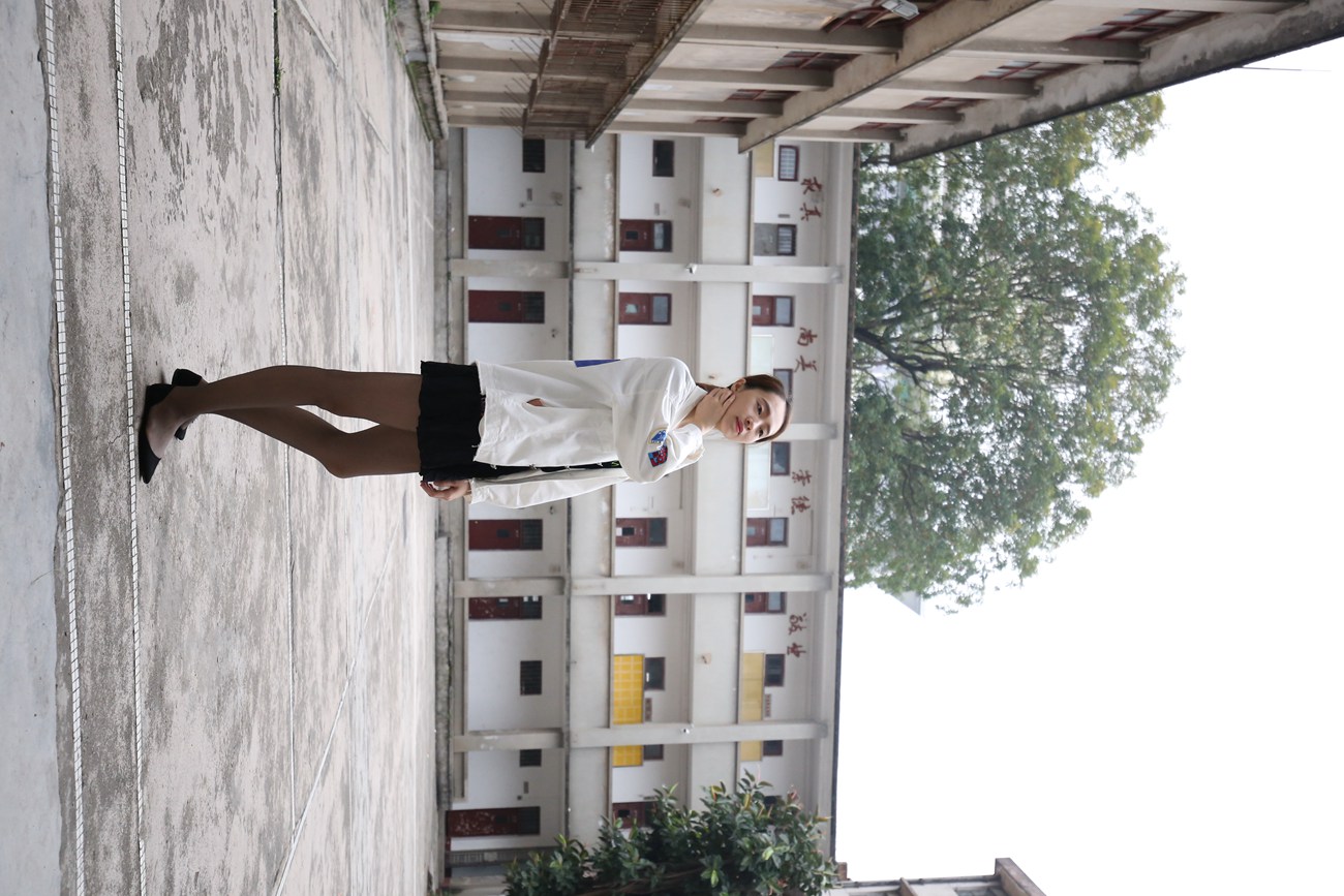 图片[174]-大西瓜爱牙膏-早期作品-Z2-2 衬黑丝袜 (2) [240P] – 速更版-美库