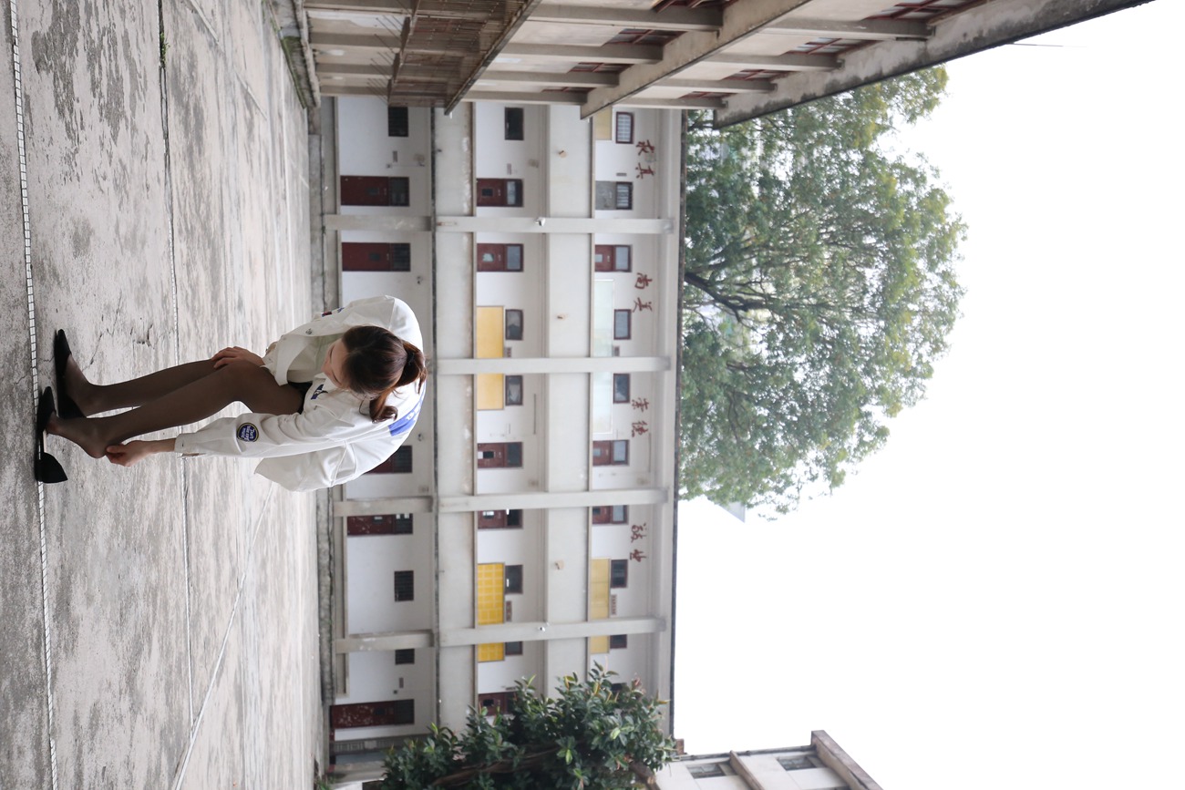 图片[179]-大西瓜爱牙膏-早期作品-Z2-2 衬黑丝袜 (2) [240P] – 速更版-美库