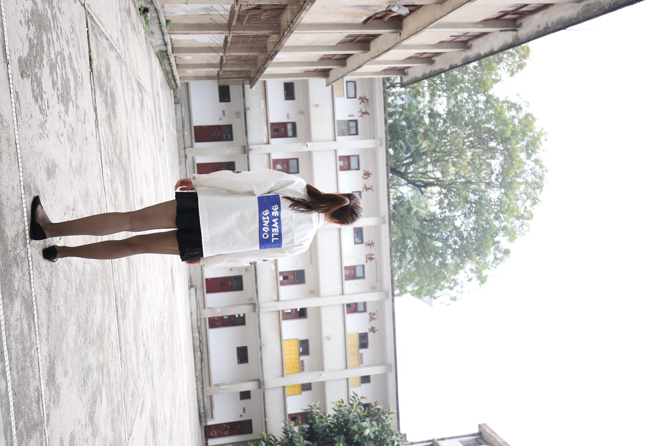 图片[180]-大西瓜爱牙膏-早期作品-Z2-2 衬黑丝袜 (2) [240P] – 速更版-美库