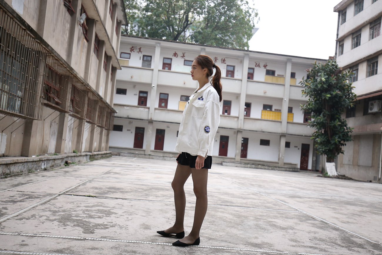 图片[188]-大西瓜爱牙膏-早期作品-Z2-2 衬黑丝袜 (2) [240P] – 速更版-美库