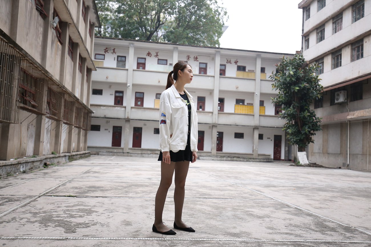 图片[187]-大西瓜爱牙膏-早期作品-Z2-2 衬黑丝袜 (2) [240P] – 速更版-美库