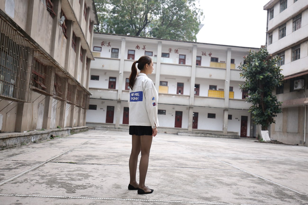 图片[191]-大西瓜爱牙膏-早期作品-Z2-2 衬黑丝袜 (2) [240P] – 速更版-美库