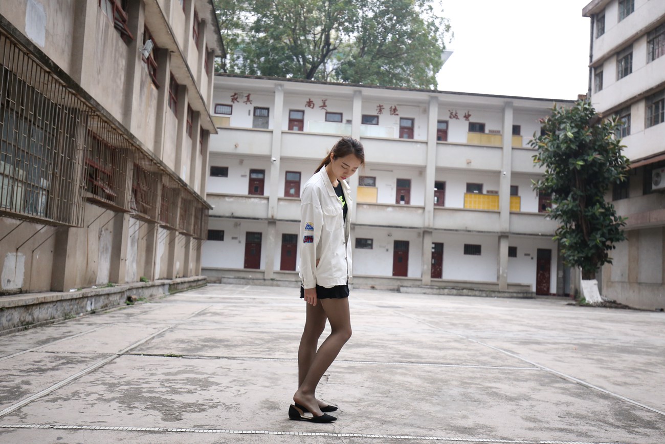 图片[193]-大西瓜爱牙膏-早期作品-Z2-2 衬黑丝袜 (2) [240P] – 速更版-美库