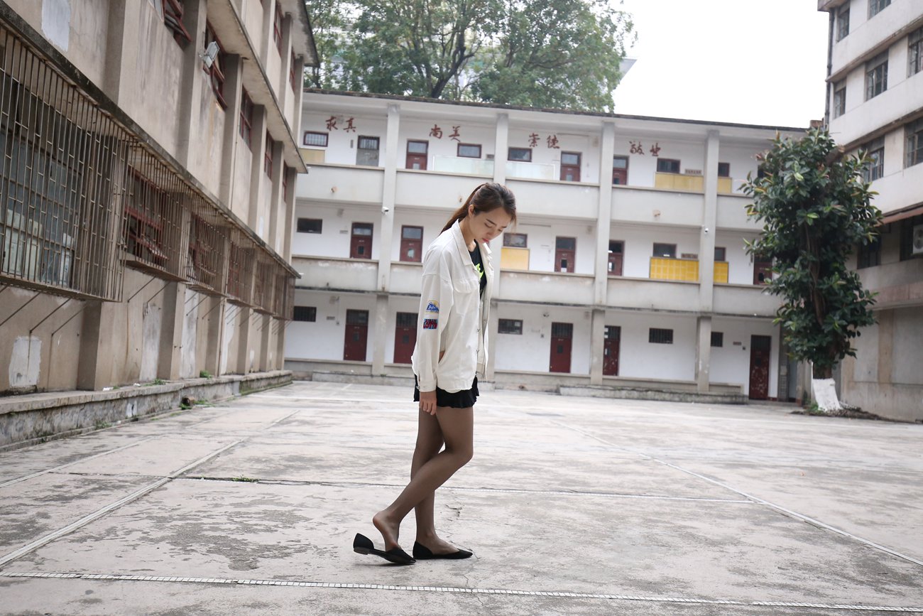 图片[192]-大西瓜爱牙膏-早期作品-Z2-2 衬黑丝袜 (2) [240P] – 速更版-美库