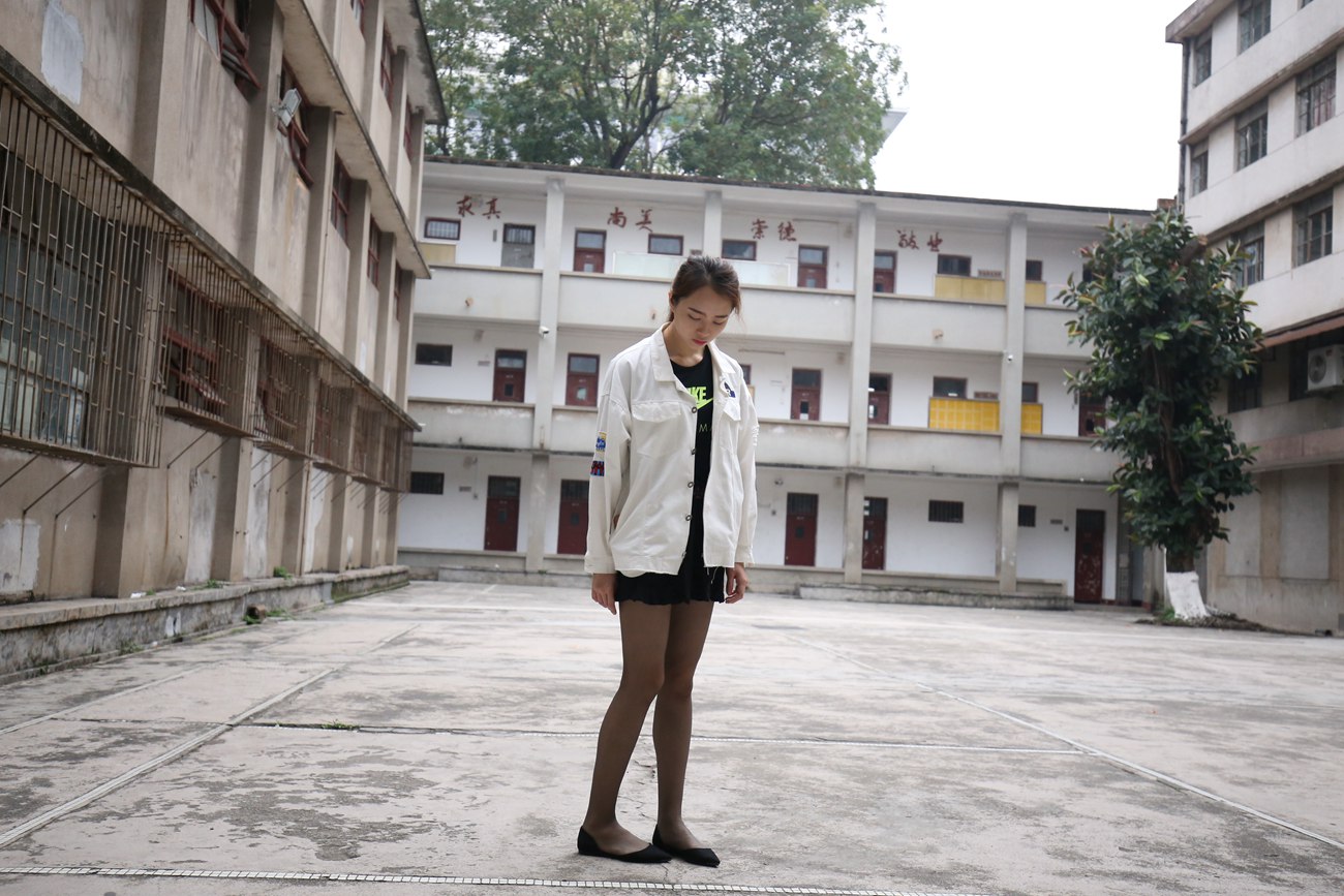 图片[194]-大西瓜爱牙膏-早期作品-Z2-2 衬黑丝袜 (2) [240P] – 速更版-美库