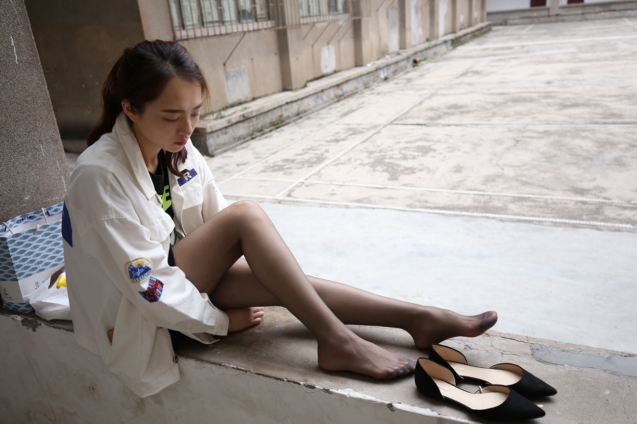 图片[221]-大西瓜爱牙膏-早期作品-Z2-2 衬黑丝袜 (2) [240P] – 速更版-美库