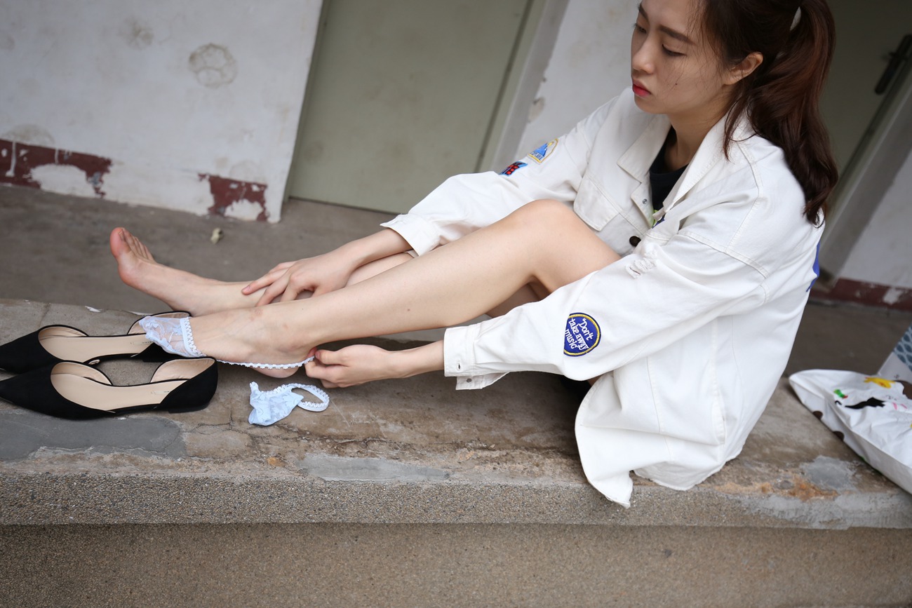 图片[130]-大西瓜爱牙膏-早期作品-Z2-3 衫裸足 (1) [284P] – 速更版-美库