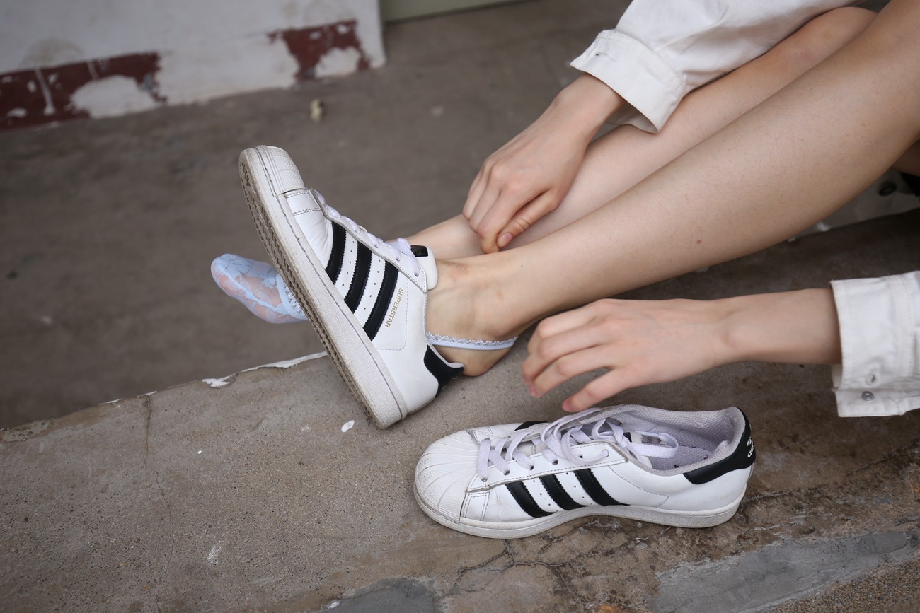 图片[144]-大西瓜爱牙膏-早期作品-Z2-3 衫裸足 (1) [284P] – 速更版-美库