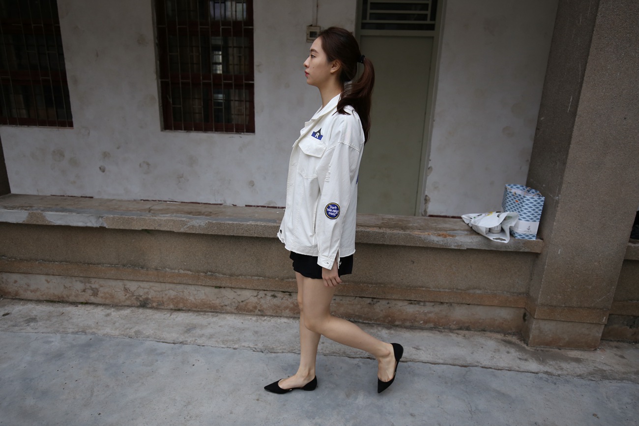 图片[280]-大西瓜爱牙膏-早期作品-Z2-3 衫裸足 (1) [284P] – 速更版-美库