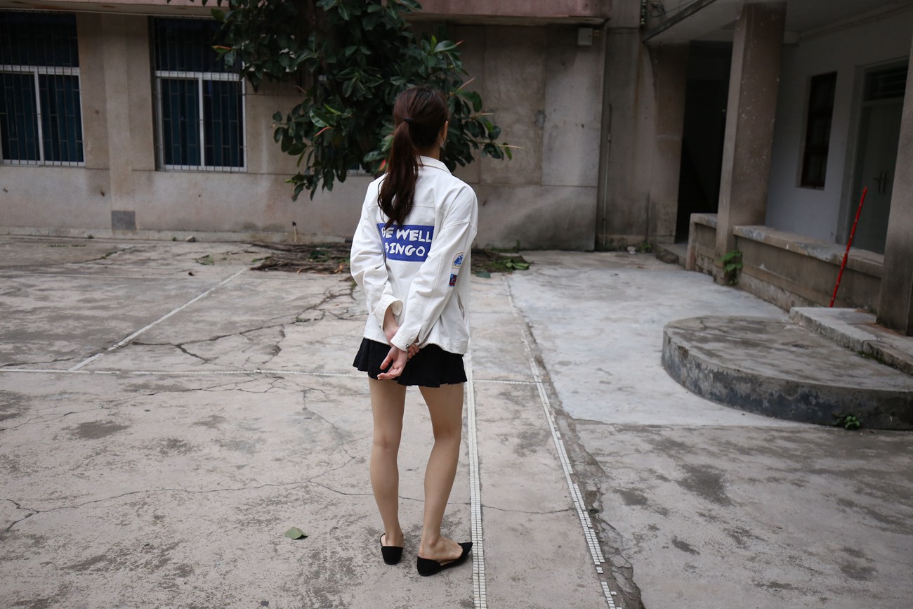 图片[284]-大西瓜爱牙膏-早期作品-Z2-3 衫裸足 (1) [284P] – 速更版-美库