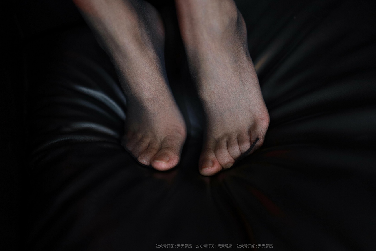 图片[34]-[IESS异思趣向] 2021.10.27 丝享家959：团团《姓感红与黑》[96P] – 速更版-美库