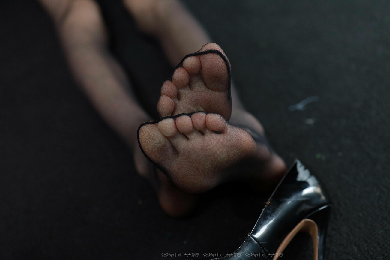 图片[90]-[IESS异思趣向] 2021.10.27 丝享家959：团团《姓感红与黑》[96P] – 速更版-美库