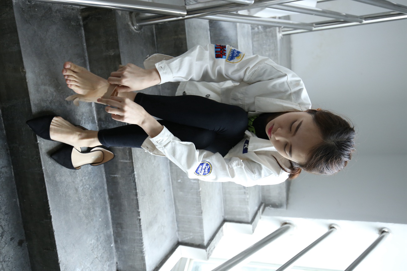 图片[101]-大西瓜爱牙膏-早期作品-Z2-4 衬黑长裤 [107P] – 速更版-美库