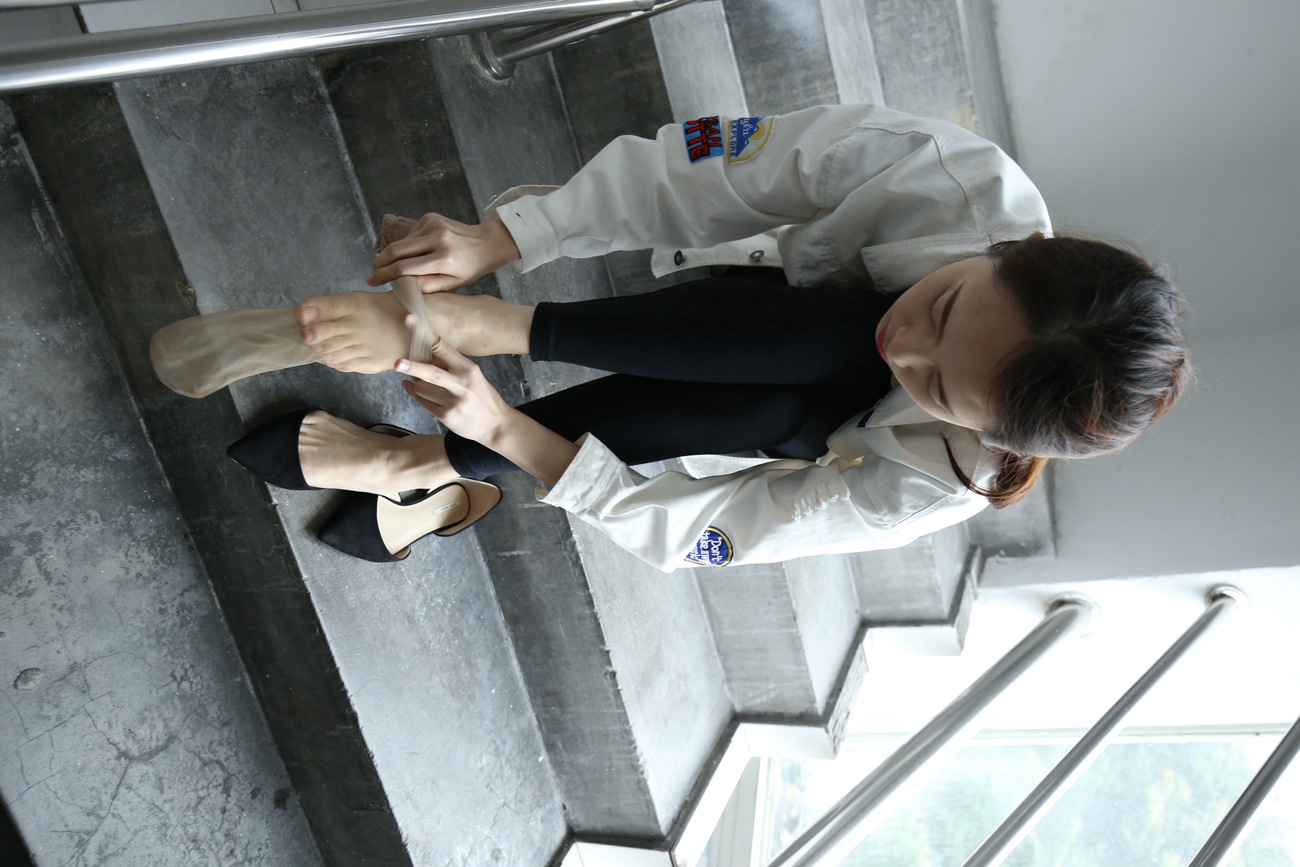 图片[102]-大西瓜爱牙膏-早期作品-Z2-4 衬黑长裤 [107P] – 速更版-美库