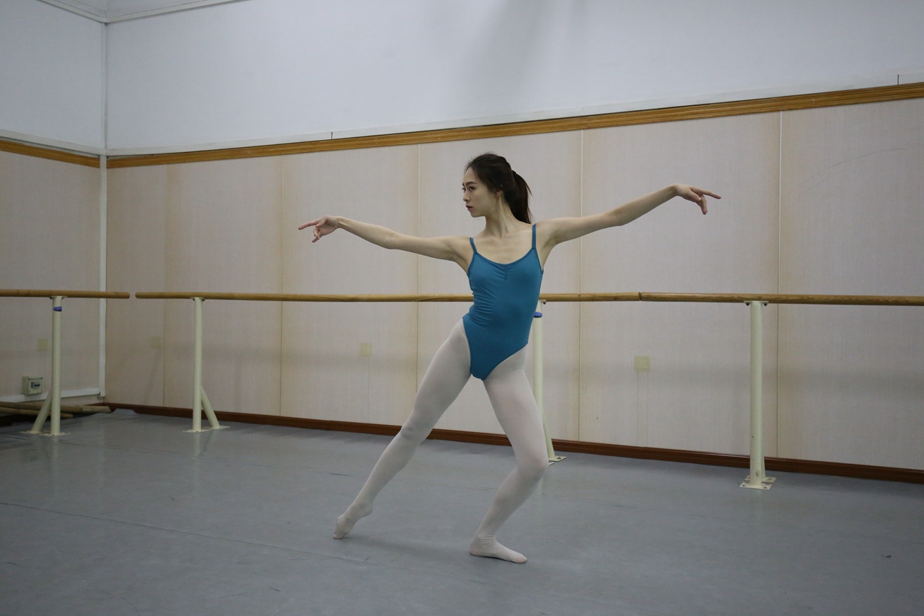 图片[235]-大西瓜爱牙膏-早期作品-Z2-5 衬白丝 (3)[252P] – 速更版-美库