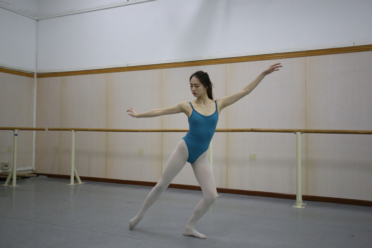 图片[236]-大西瓜爱牙膏-早期作品-Z2-5 衬白丝 (3)[252P] – 速更版-美库